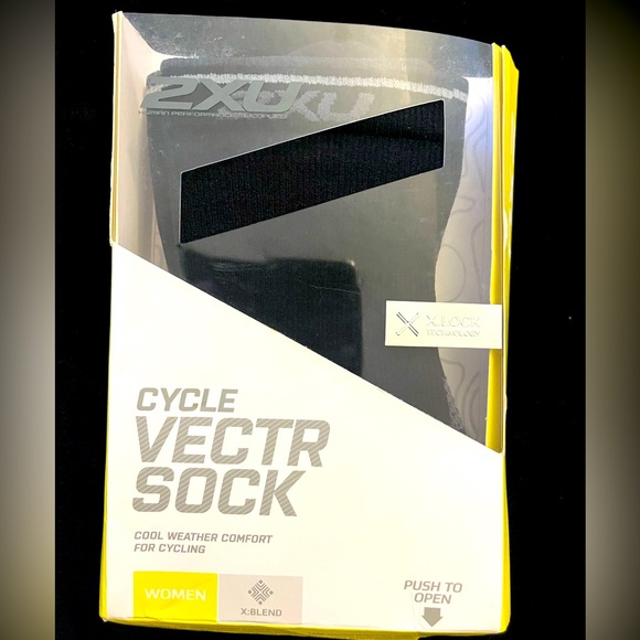 2XU Cycle Vectr Socks - Never worn - Picture 3 of 10